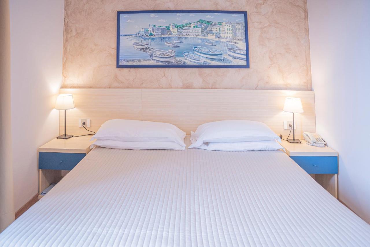 Albergo Celeste Сестри-Леванте Экстерьер фото